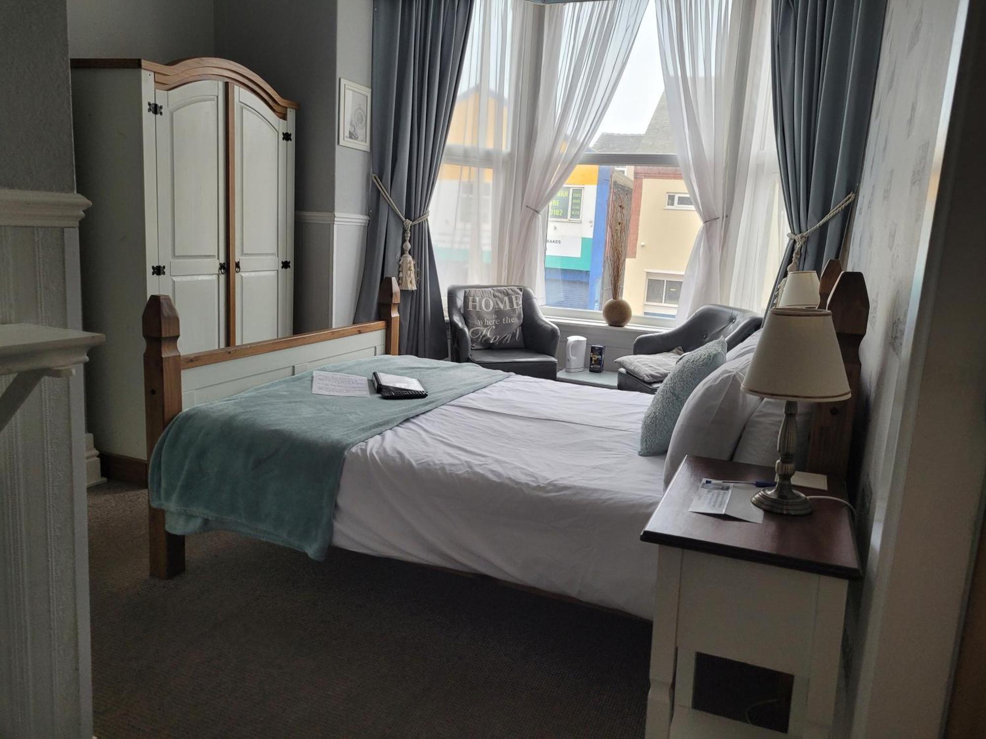 J'S Mayfair Guest House Blackpool Ngoại thất bức ảnh