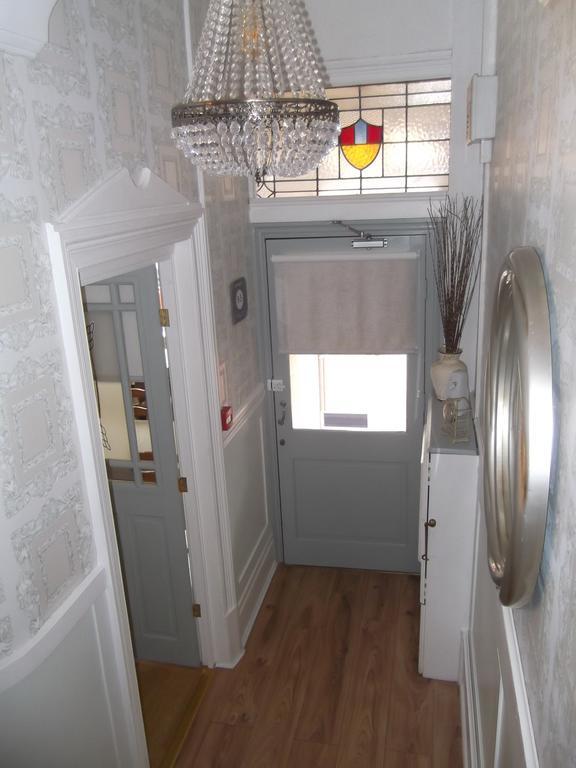 J'S Mayfair Guest House Blackpool Ngoại thất bức ảnh